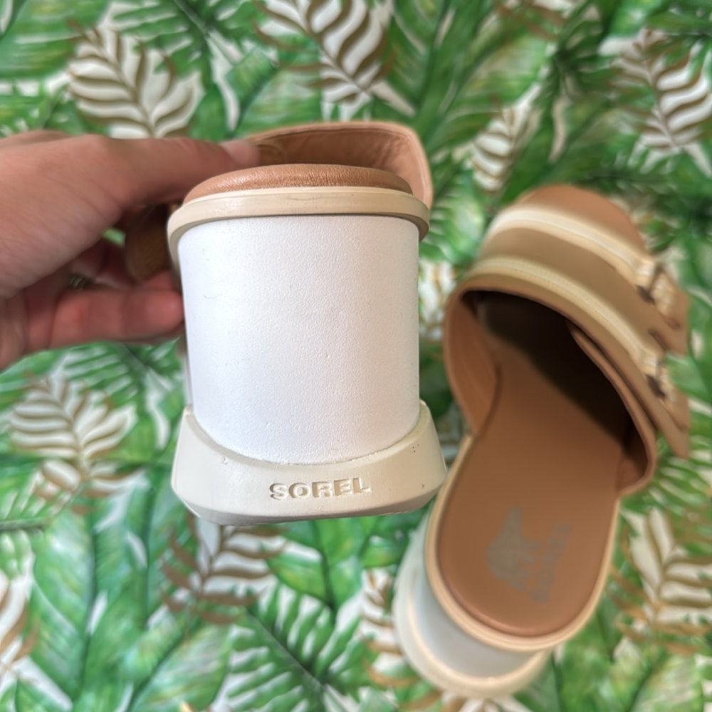 Sorel Women's Sandals in Tan and Cream - Picture 5 of 6